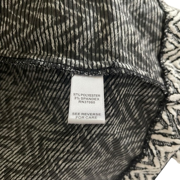 CATO Woman Black and White Chevron Blazer size 18/20W - Picture 10 of 12